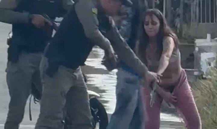 ABORDAGEM: Mulher surpreende PM ao retirar pistola escondida nas partes íntimas