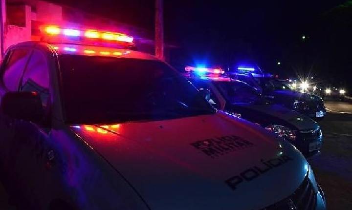 APÓS FIM DE RELACIONAMENTO, ADOLECENTE INVADE FESTA E TENTA MATAR A MÃE