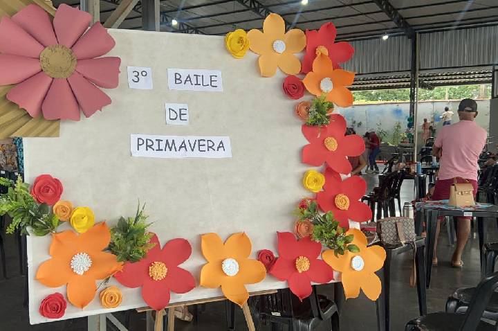 Baile da Primavera encerra Semana do Idoso com alegria e valorização em Juína