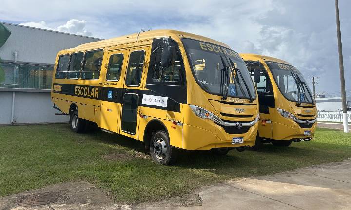 Prefeitura de Juína reforça transporte escolar com chegada de novos ônibus