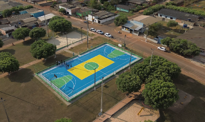 Quadra poliesportiva da Palmiteira é revitalizada e entregue à comunidade