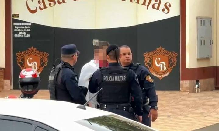 SUSPEITA DE ARMA CAUSA CONFUSÃO E MOBILIZA POLÍCIA EM PRAÇA DE JUÍNA