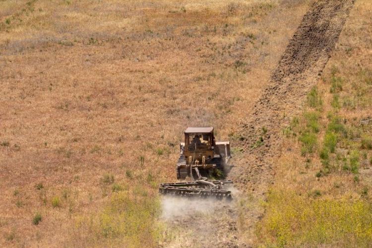 Governo de MT regulamenta construção de aceiros em propriedades rurais no Pantanal