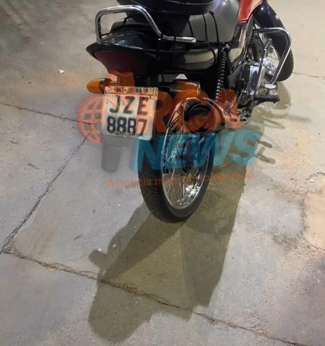 MOTO APREENDIDA PELA FORÇA TÁTICA PM, E SUSPEITO CONDUZIDO A DELEGACIA DE POLÍCIA JUDICIÁRIA CIVIL DE JUINA-MT.