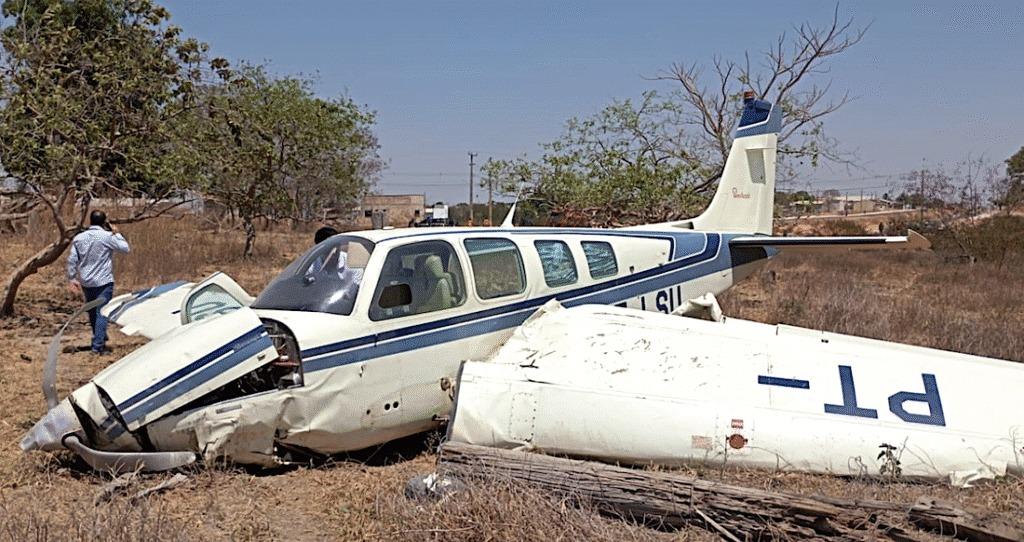 Avião de pequeno porte cai próximo a pista em Guarantã do Norte; três pessoas estavam a bordo.