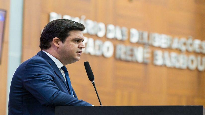 Deputado quer proibição de apresentações de danças com conteúdos obscenos nas instituições de ensino