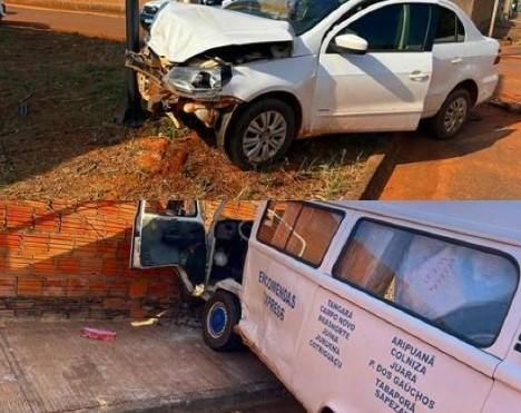 KOMBI PERDE FREIO, INVADE PREFERENCIAL E CAUSA ACIDENTE.