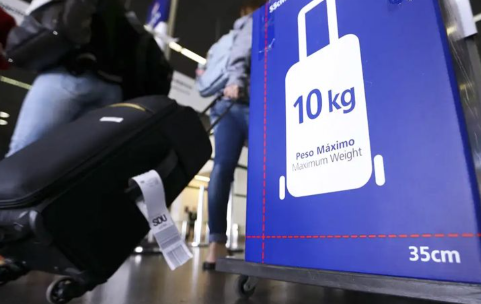 Aéreas terão que explicar mudanças na cobrança de bagagens de mão
