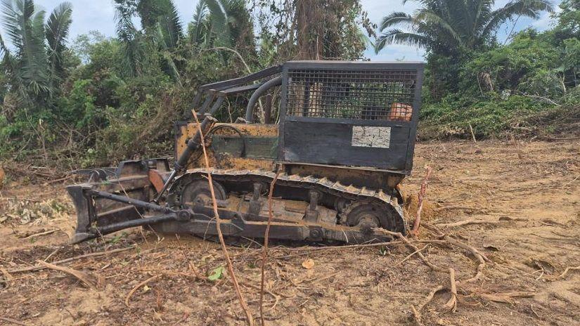 Batalhão Ambiental da PM intercepta área de desmatamento e apreende trator no extremo norte de MT