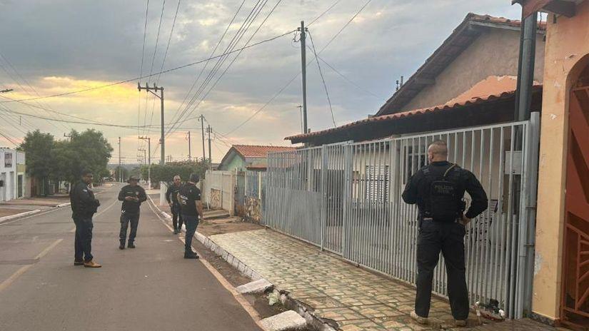 Polícia Civil cumpre 28 ordens judiciais contra integrantes de facção criminosa atuante em cidade de MT