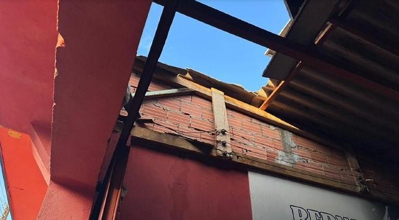 Trabalhador morre após cair de telhado enquanto instalava cabos de internet em Juína