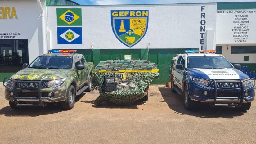 Forças de segurança apreendem 104 tabletes de drogas e causam prejuízo de R$ 1,9 milhão às facções criminosas