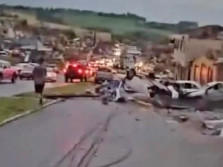 Tornado em Rio Bonito do Iguaçu destruiu cerca de 80% da cidade, diz governo: 'Cenário de guerra'