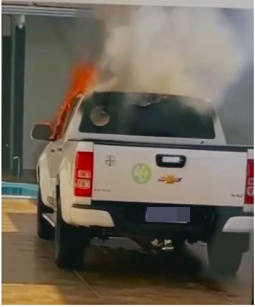 CAMINHONETE S10 É DESTRUÍDA POR INCÊNDIO EM JUÍNA