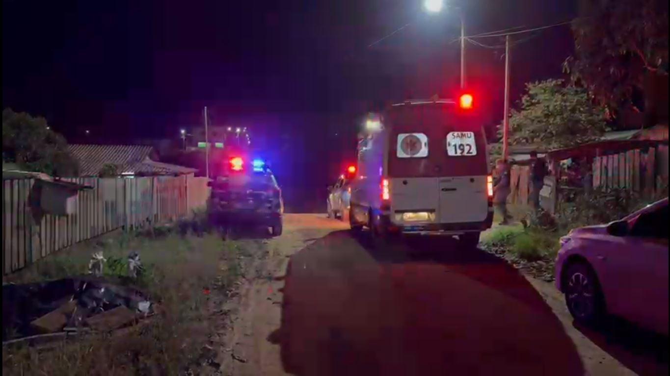 HOMEM É ASSASSINADO A TIROS DENTRO DE RESIDÊNCIA NO BAIRRO PALMEIRA, EM JUÍNA