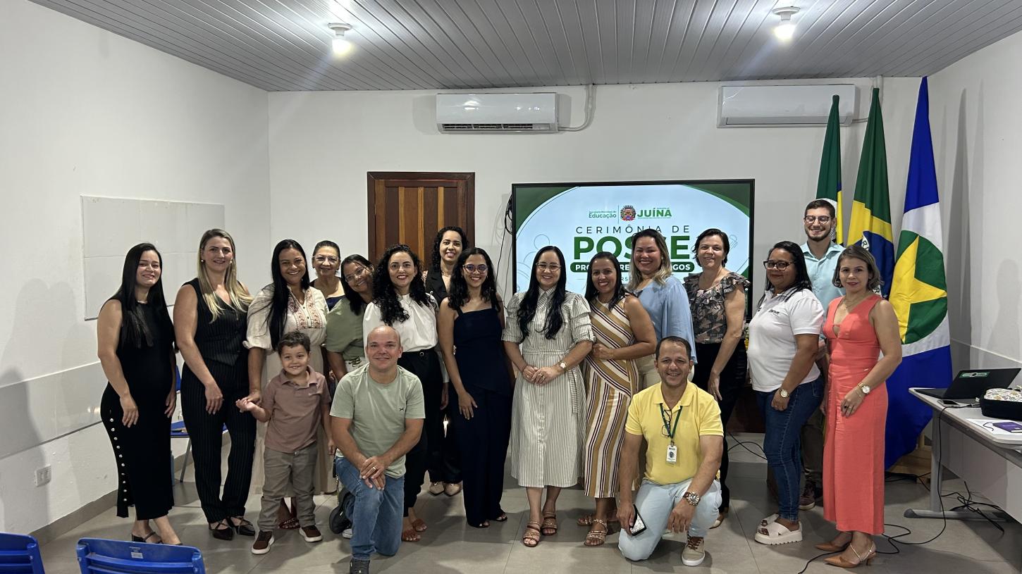Prefeitura de Juína empossa dez novos professores para a rede municipal de ensino