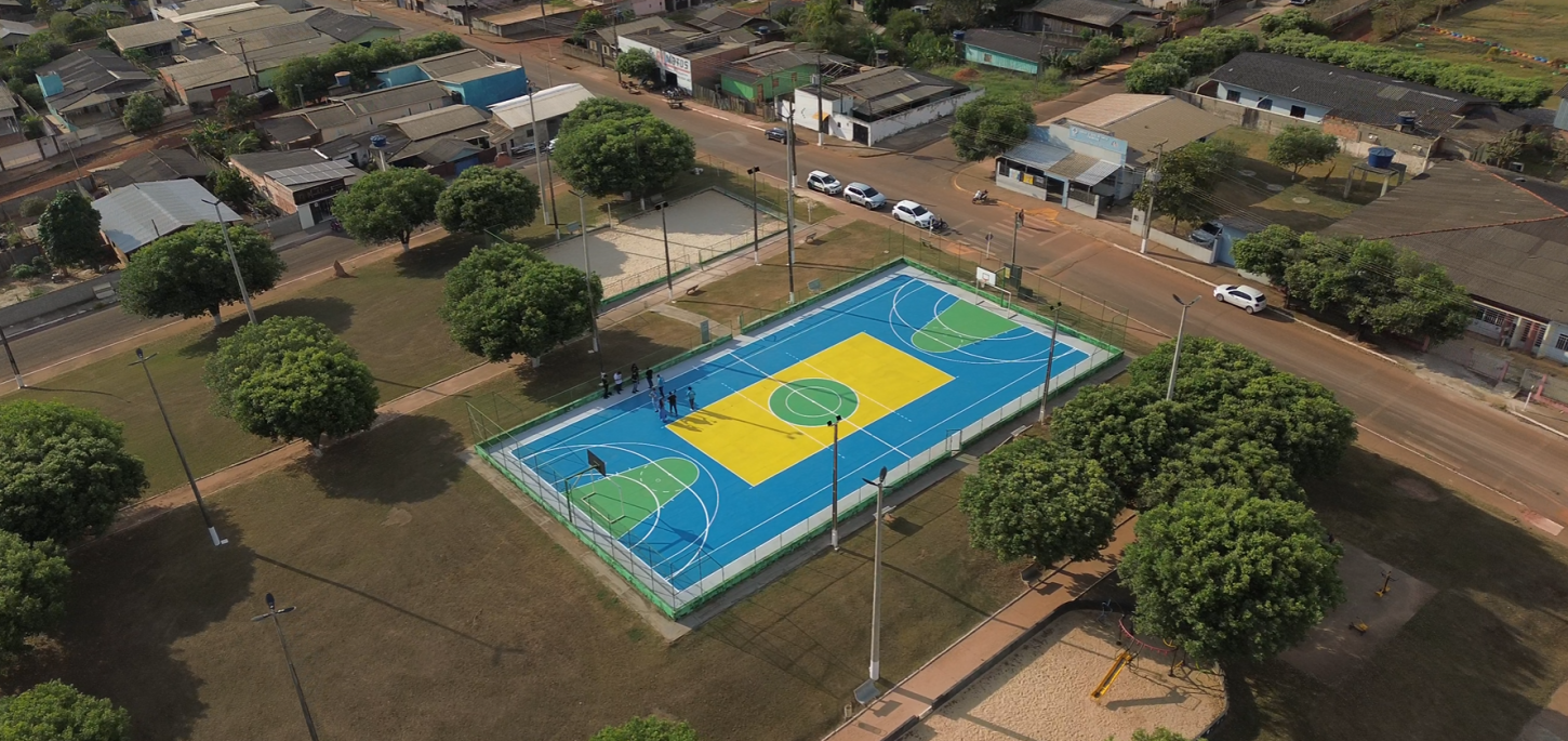 Quadra poliesportiva da Palmiteira é revitalizada e entregue à comunidade