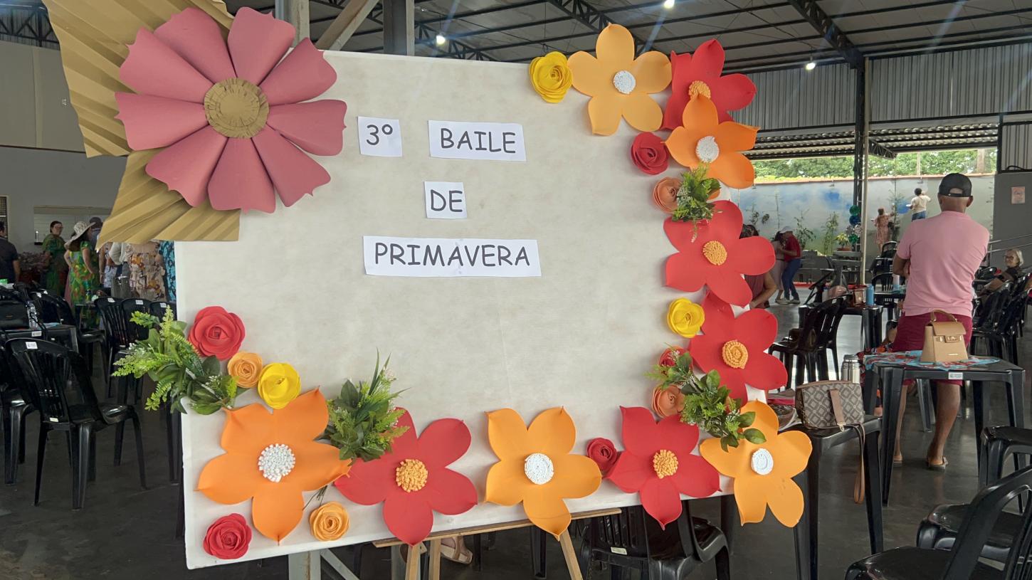 Baile da Primavera encerra Semana do Idoso com alegria e valorização em Juína